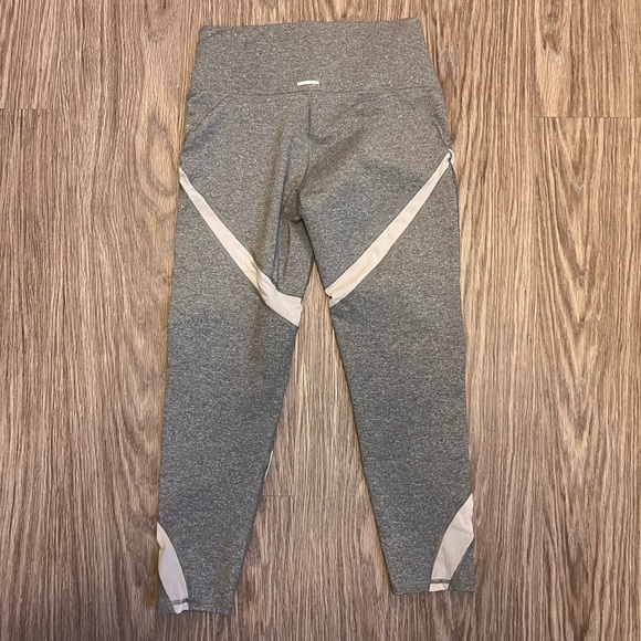 Aerie Grey Leggings With Mesh Details - Picture 5 of 7